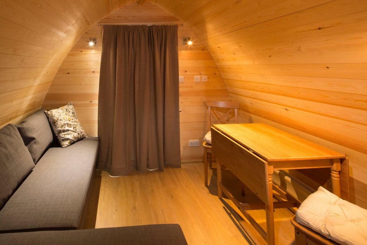 Hotel Buttercup Glamping Pod Cheltenham Exterior foto