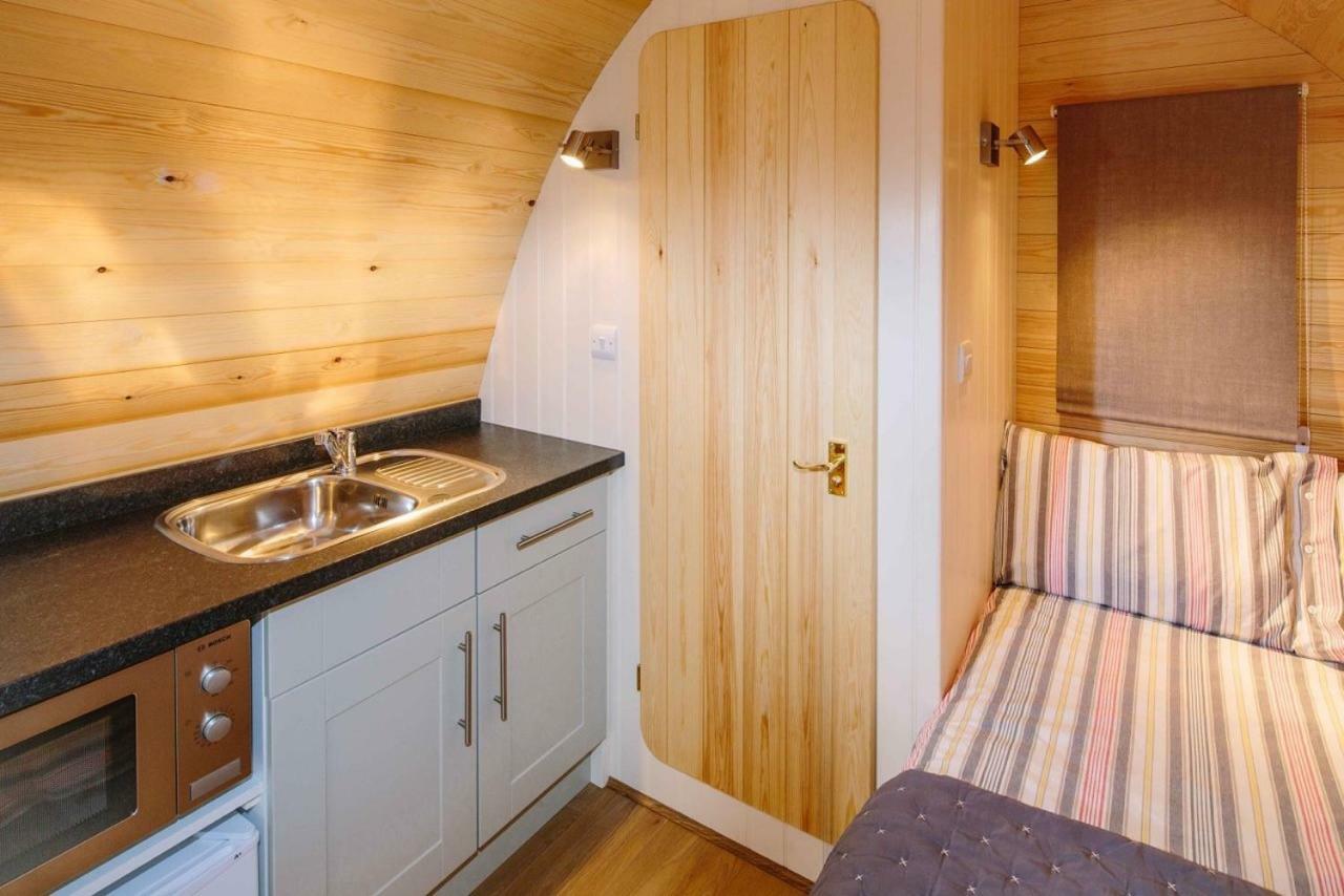 Hotel Buttercup Glamping Pod Cheltenham Exterior foto
